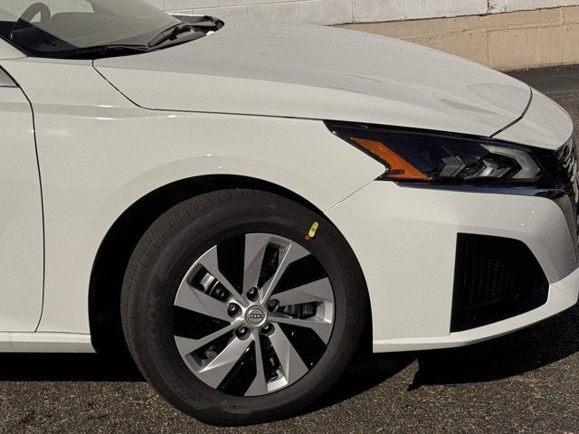 Used 2025 Nissan Altima 2.5 S FWD image 24