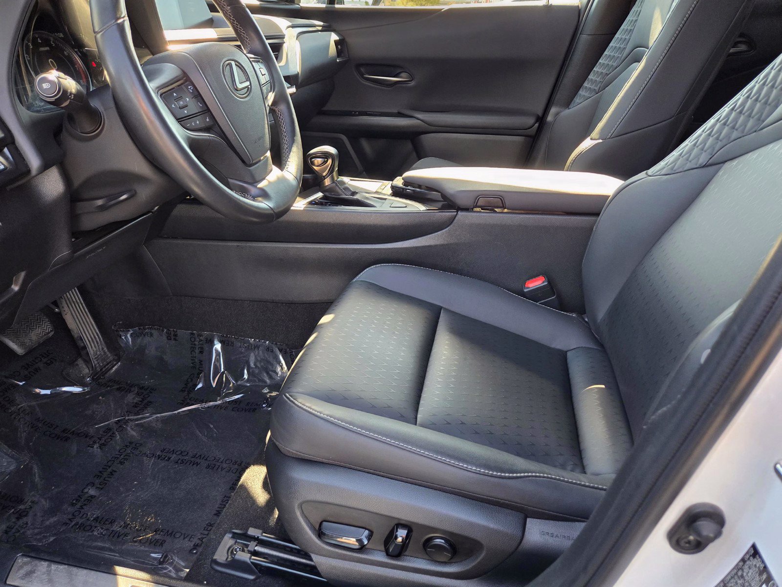 Used 2022 Lexus UX 200 w/ Accessory Package (Z2) FWD image 12
