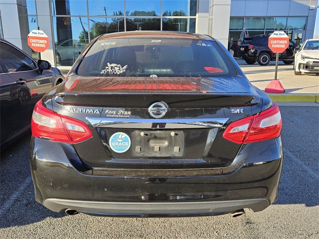 Used 2016 Nissan Altima 2.5 SR w/ Interior Lighting Package image 8