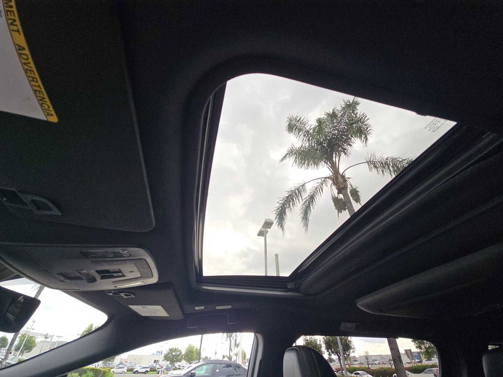 Used 2025 Toyota Sienna Platinum image 34