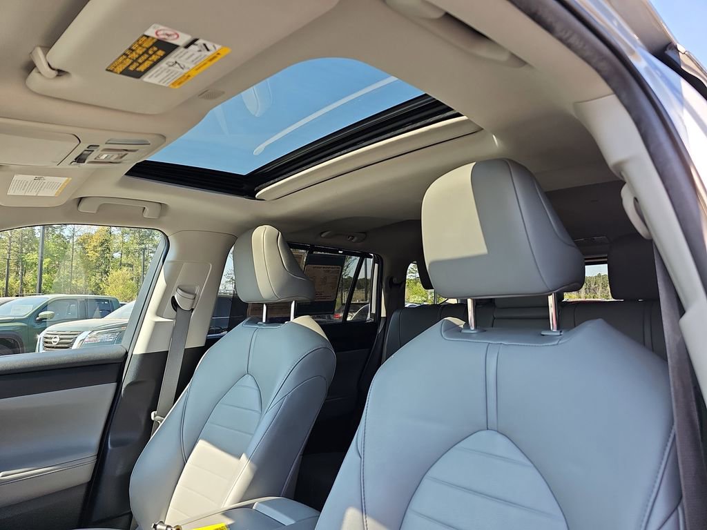 Used 2020 Toyota Highlander XLE image 35