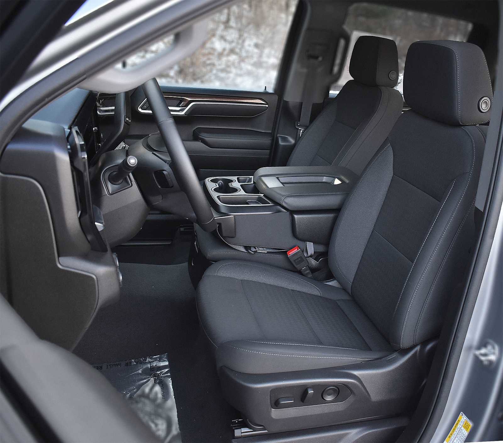 Used 2025 Chevrolet Silverado 1500 LT image 9