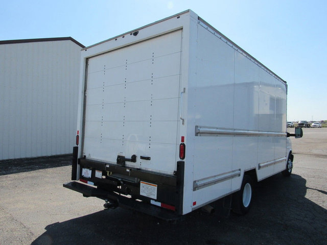 Used 2022 GMC Savana 3500 Extended w/ Power Convenience Package RWD image 2