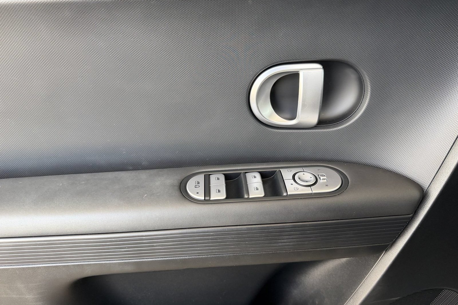 Used 2024 Hyundai Ioniq 5 SEL RWD image 11