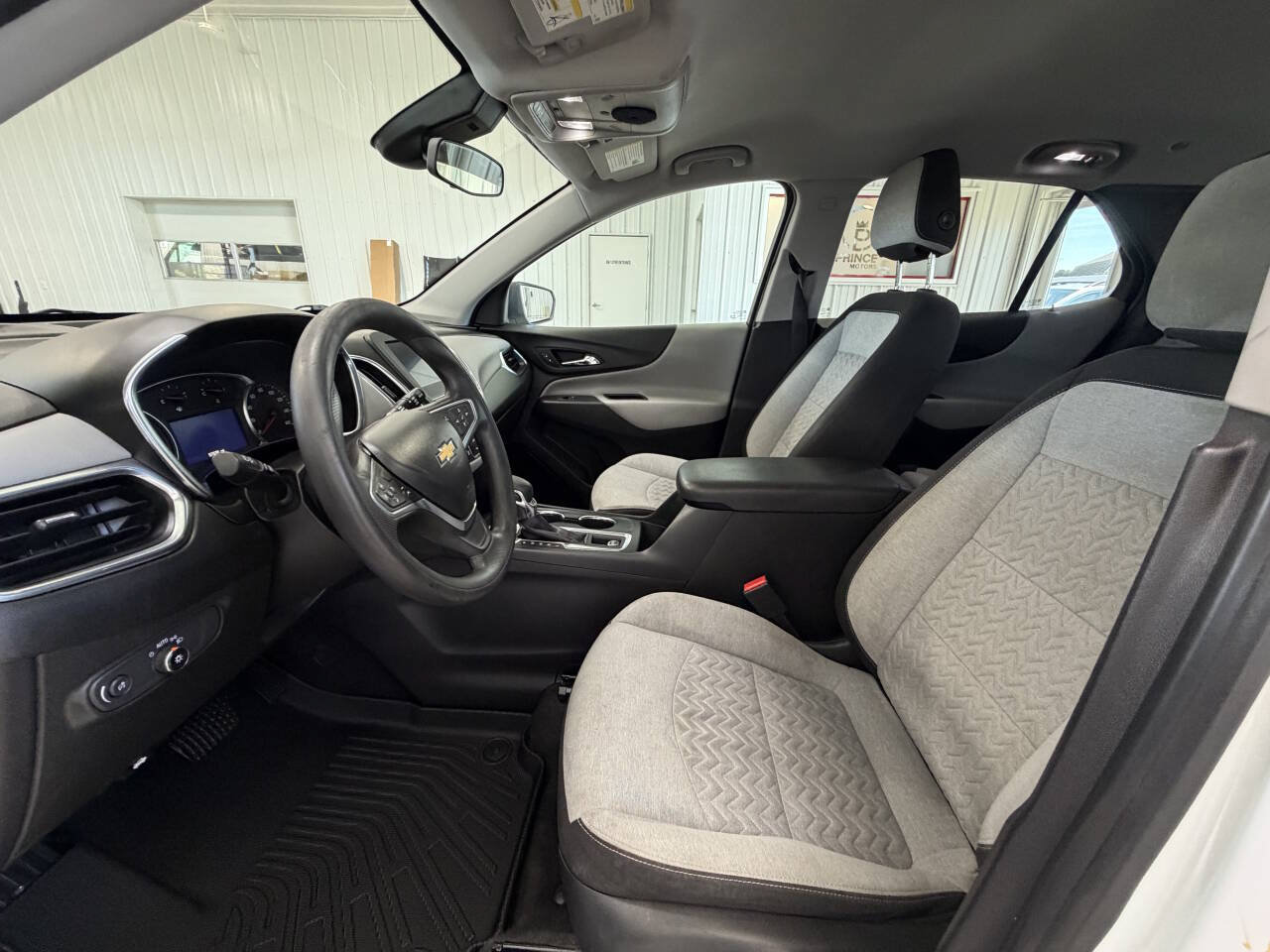 Used 2022 Chevrolet Equinox LS w/ LS Convenience Package AWD/4WD image 12