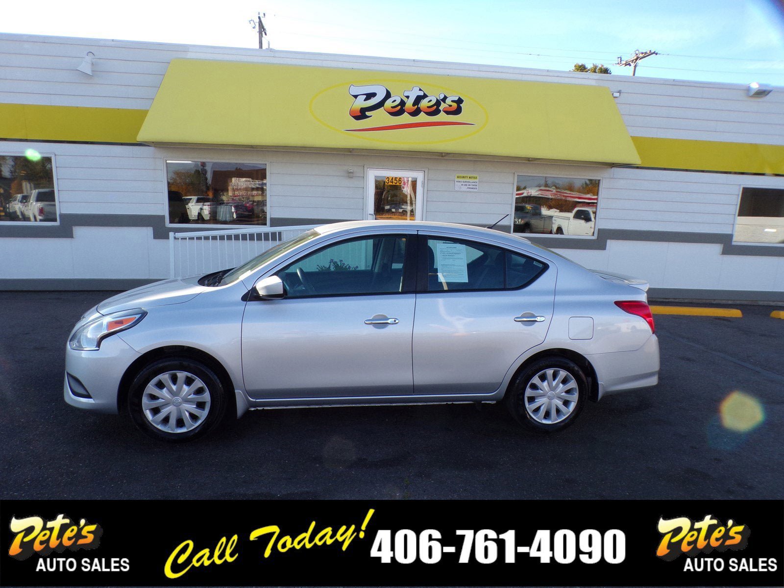 Used 2019 Nissan Versa SV image 1