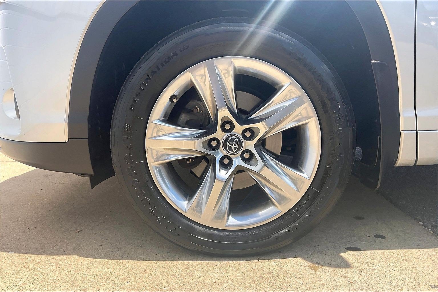 Used 2018 Toyota Highlander Limited AWD/4WD image 11