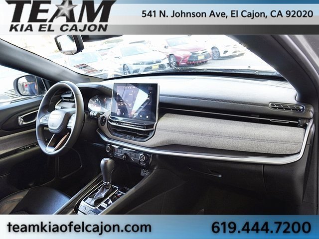 Used 2024 Jeep Compass Latitude image 10
