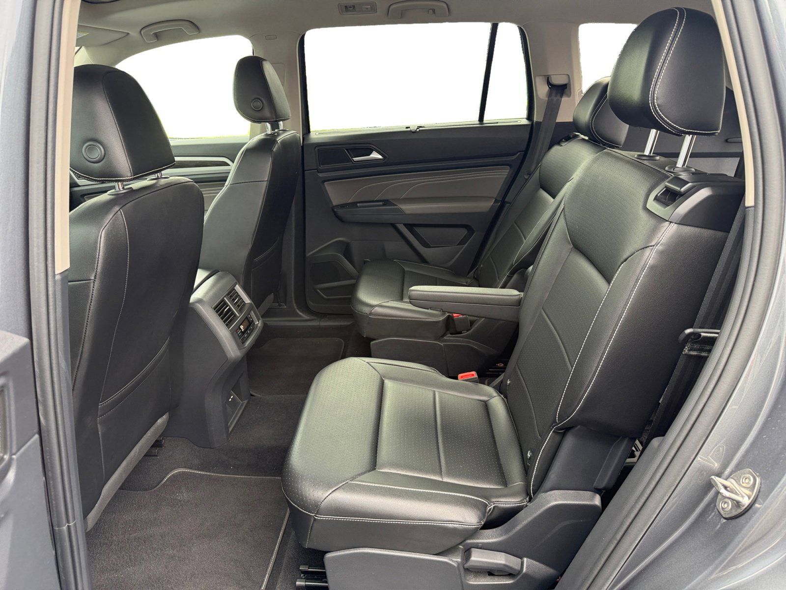 Used 2022 Volkswagen Atlas SE image 16