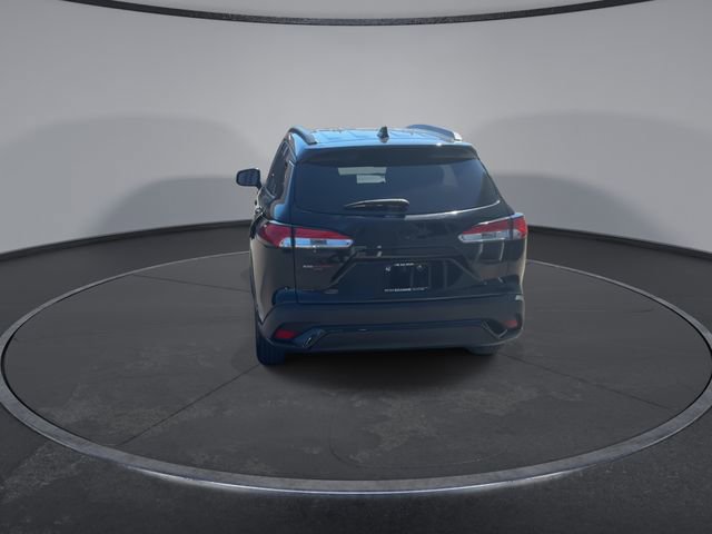 Used 2023 Toyota Corolla Cross SE image 14