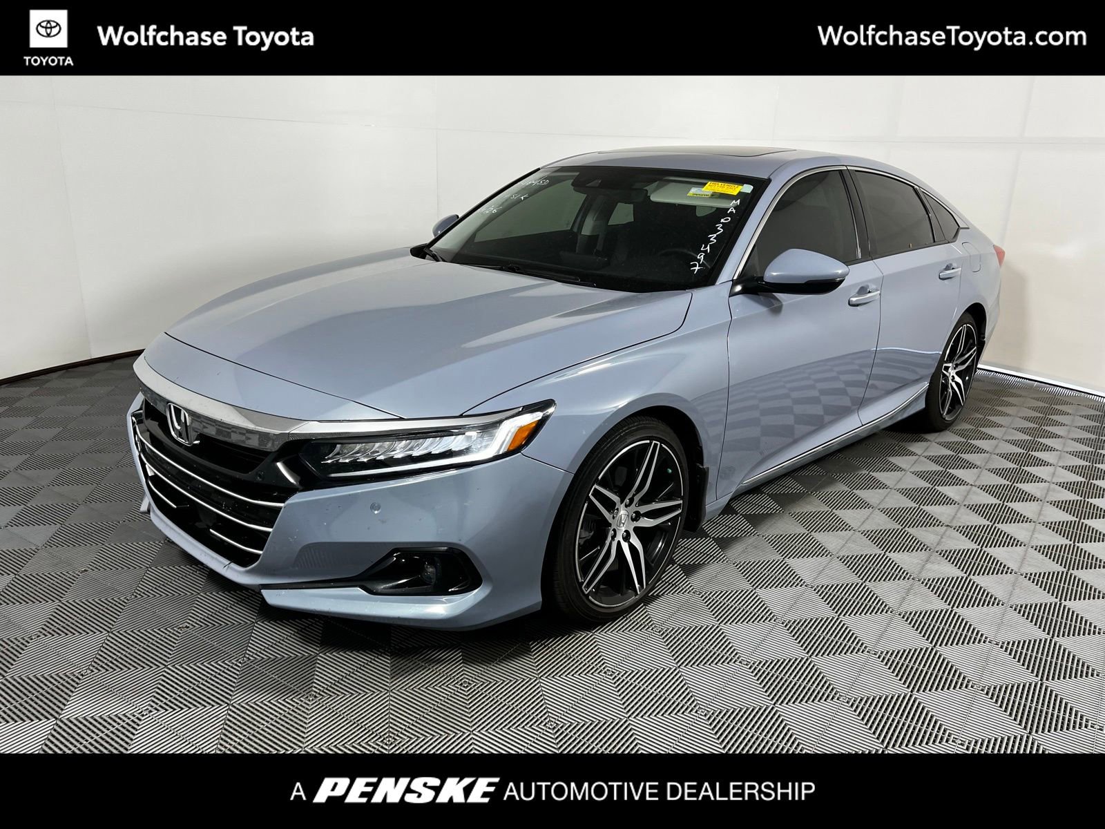 Used 2021 Honda Accord Touring image 1