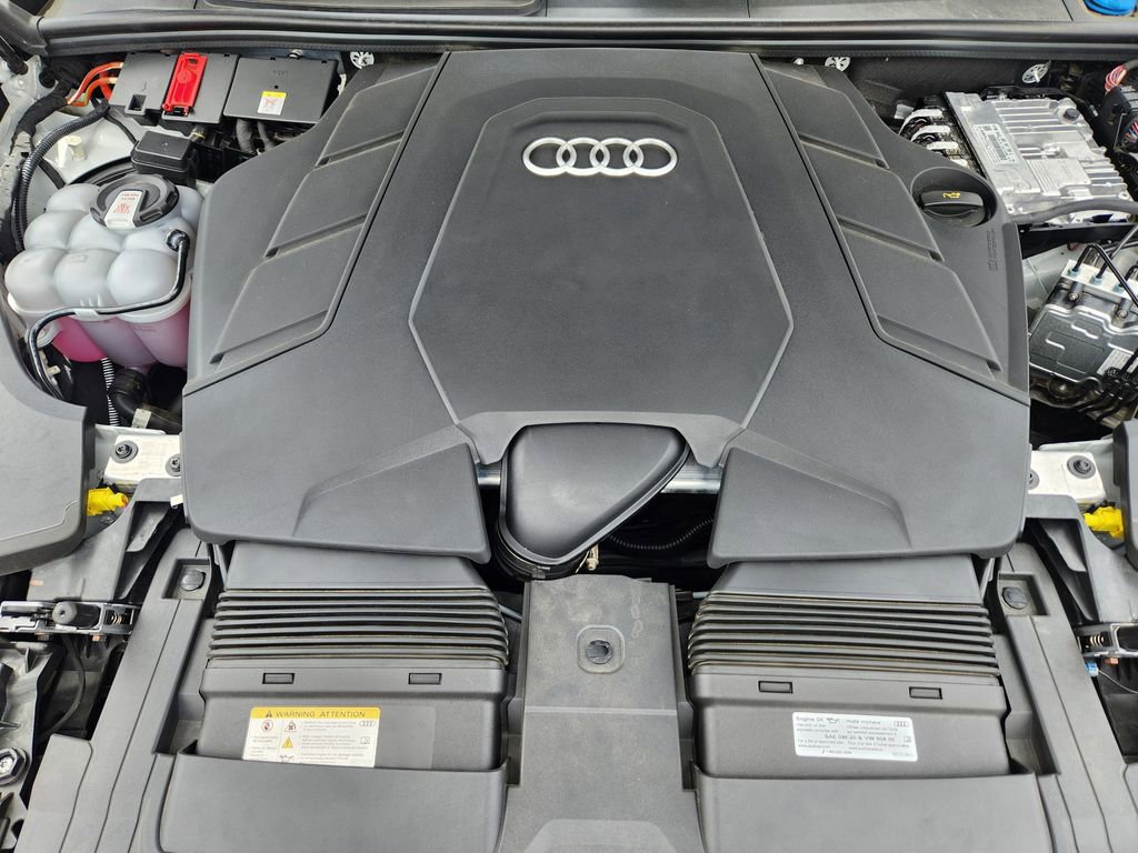 Used 2025 Audi Q8 Prestige w/ Prestige Package AWD/4WD image 33