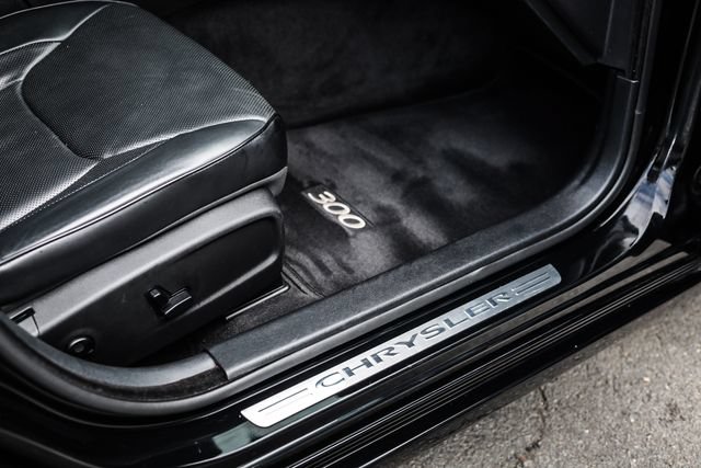 Used 2015 Chrysler 300 C RWD image 14