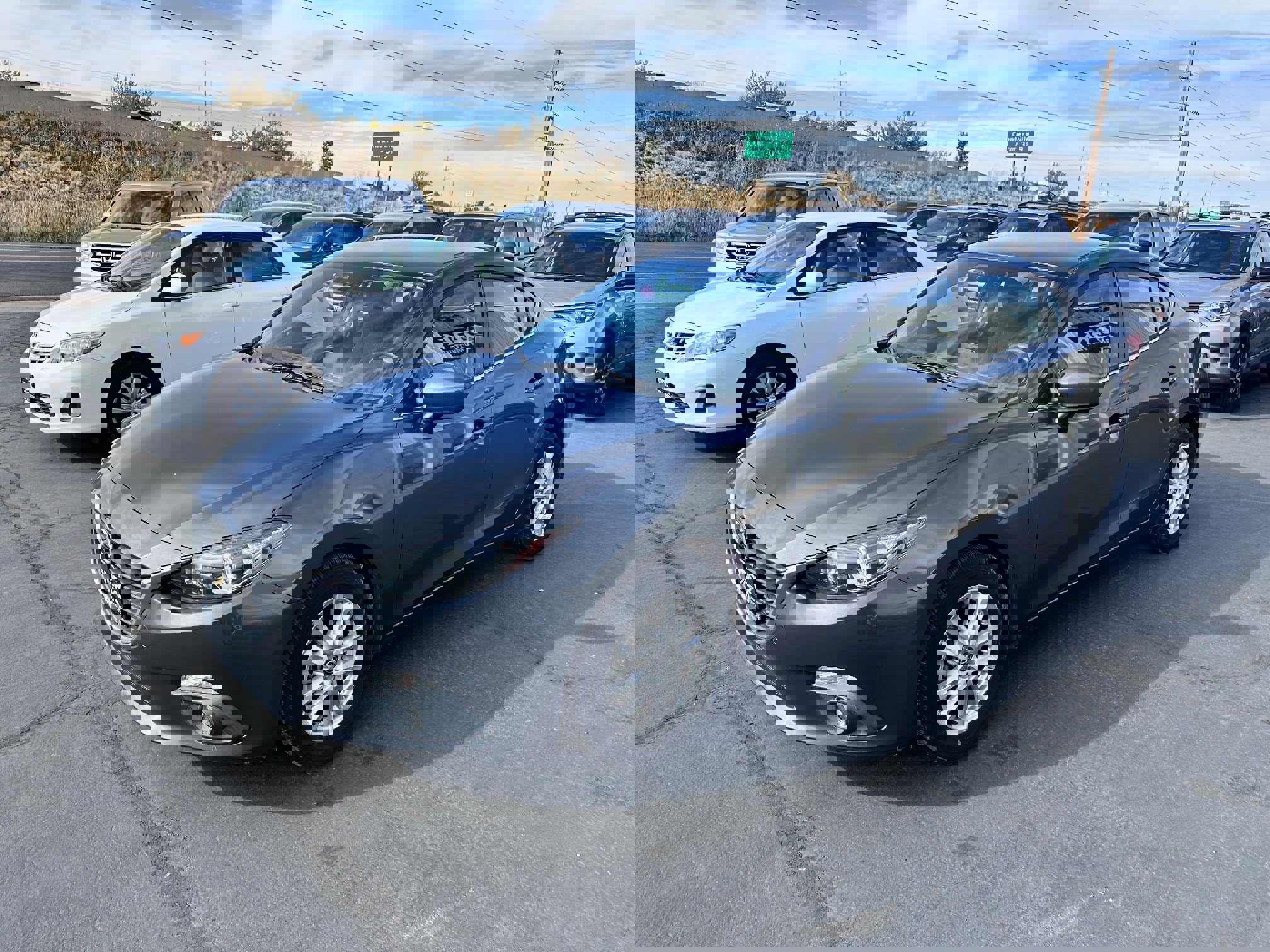 Used 2015 MAZDA MAZDA3 i Touring image 2