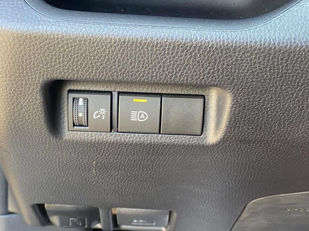 Used 2025 Toyota RAV4 LE AWD/4WD image 24