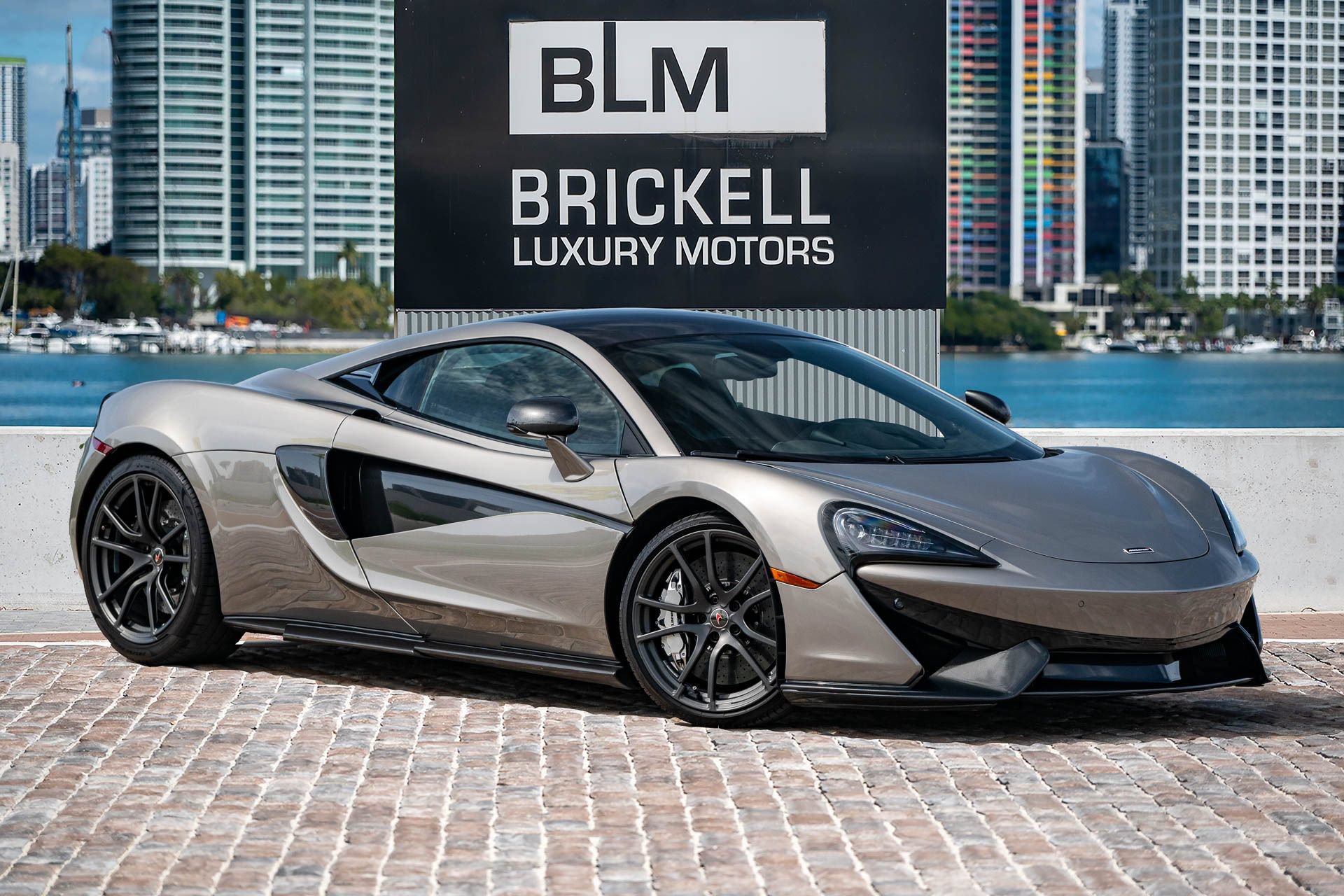 Used 2018 McLaren 570S Coupe RWD image 1