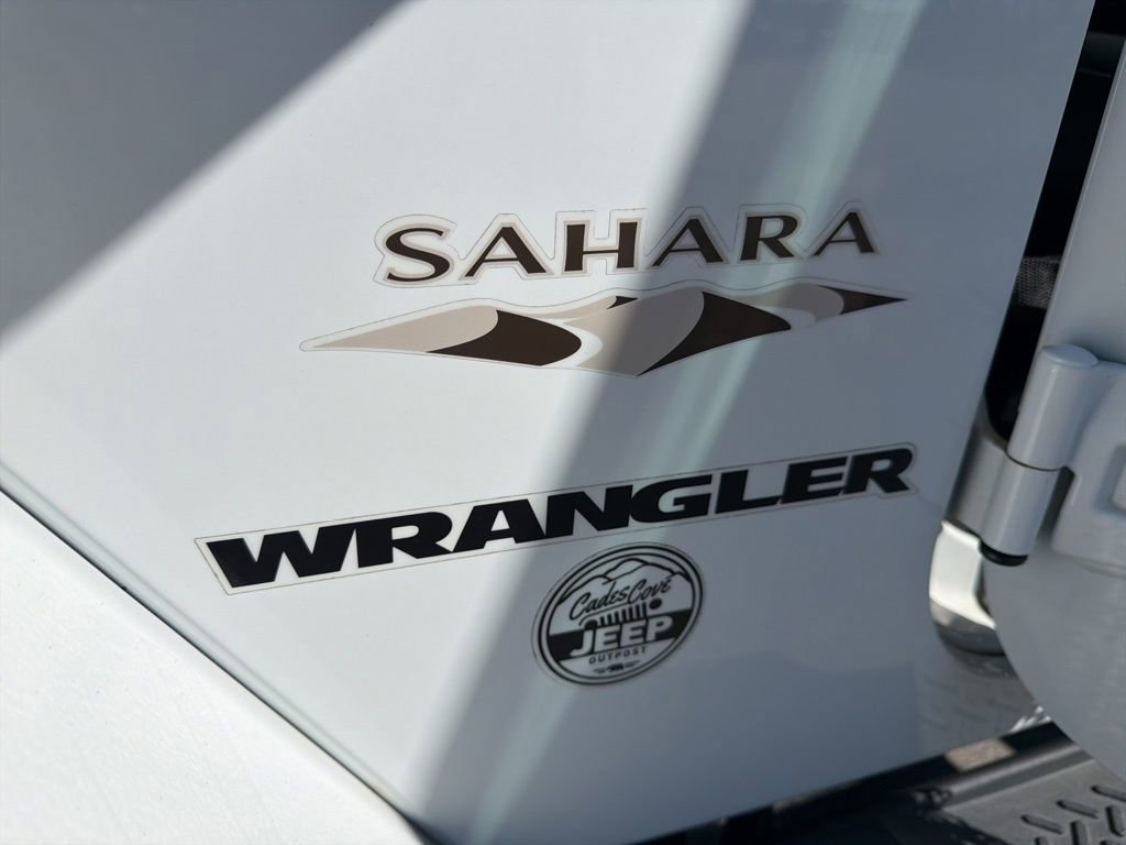 Used 2017 Jeep Wrangler Sahara w/ Connectivity Group image 31