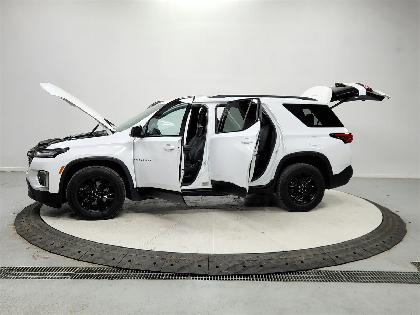 Used 2022 Chevrolet Traverse LT w/ Midnight/Sport Edition image 12