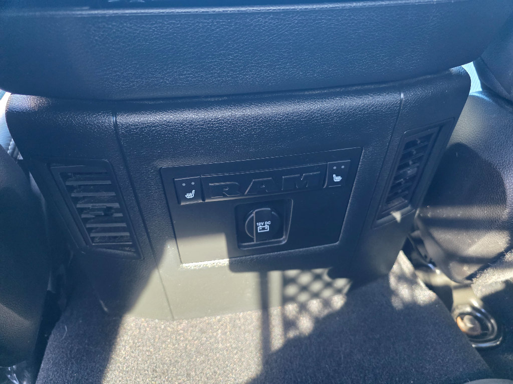 Used 2019 RAM 1500 Laramie w/ Convenience Group image 16