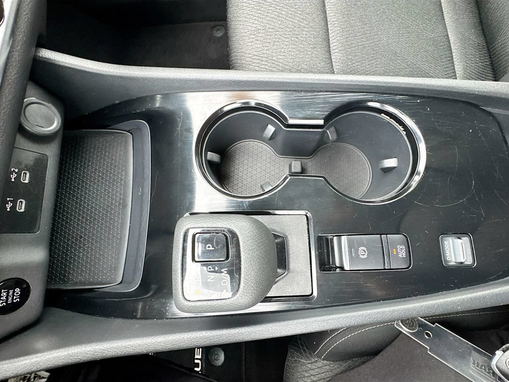 Certified 2025 Nissan Rogue SV FWD image 21