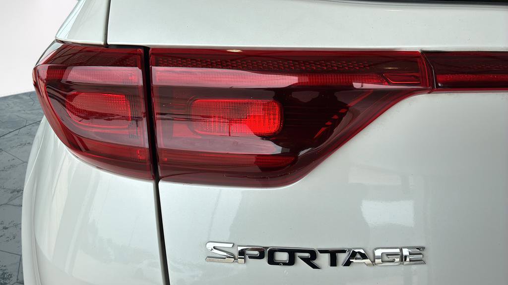 Used 2020 Kia Sportage EX FWD image 39