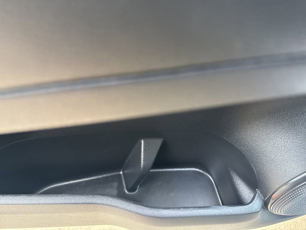 Used 2022 Nissan Kicks SR w/ Premium Package image 21