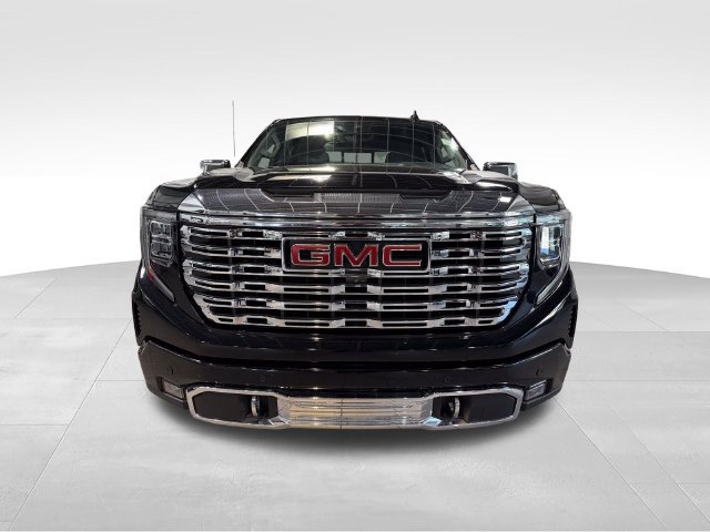 Used 2023 GMC Sierra 1500 Denali w/ Denali Reserve Package AWD/4WD image 2