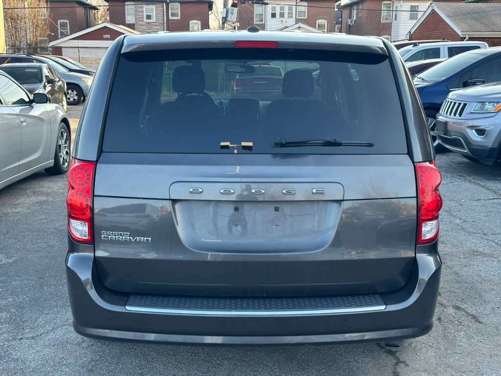 Used 2016 Dodge Grand Caravan American Value Package w/ UConnect Hands-Free Group image 7