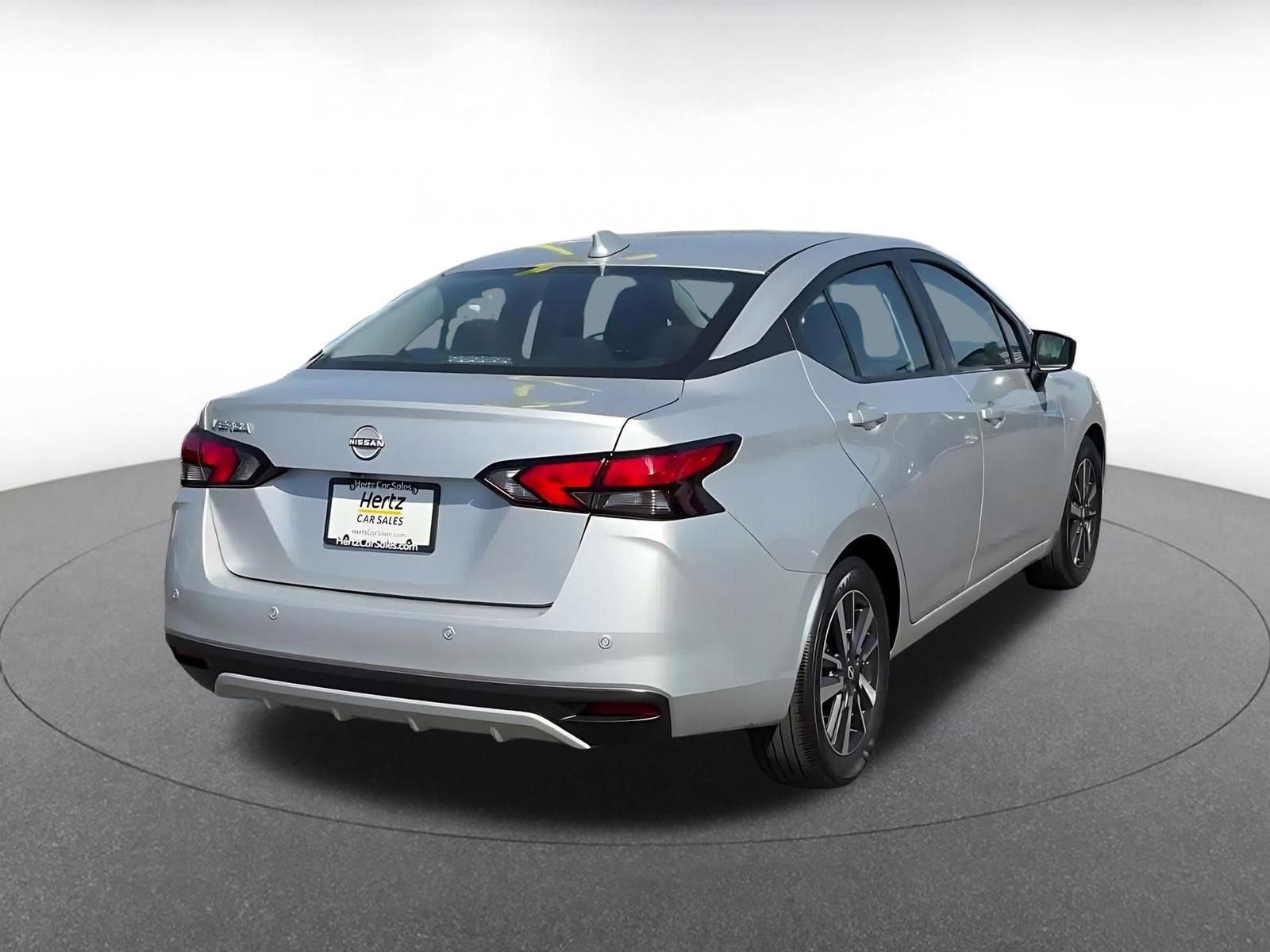 Used 2025 Nissan Versa SV image 14