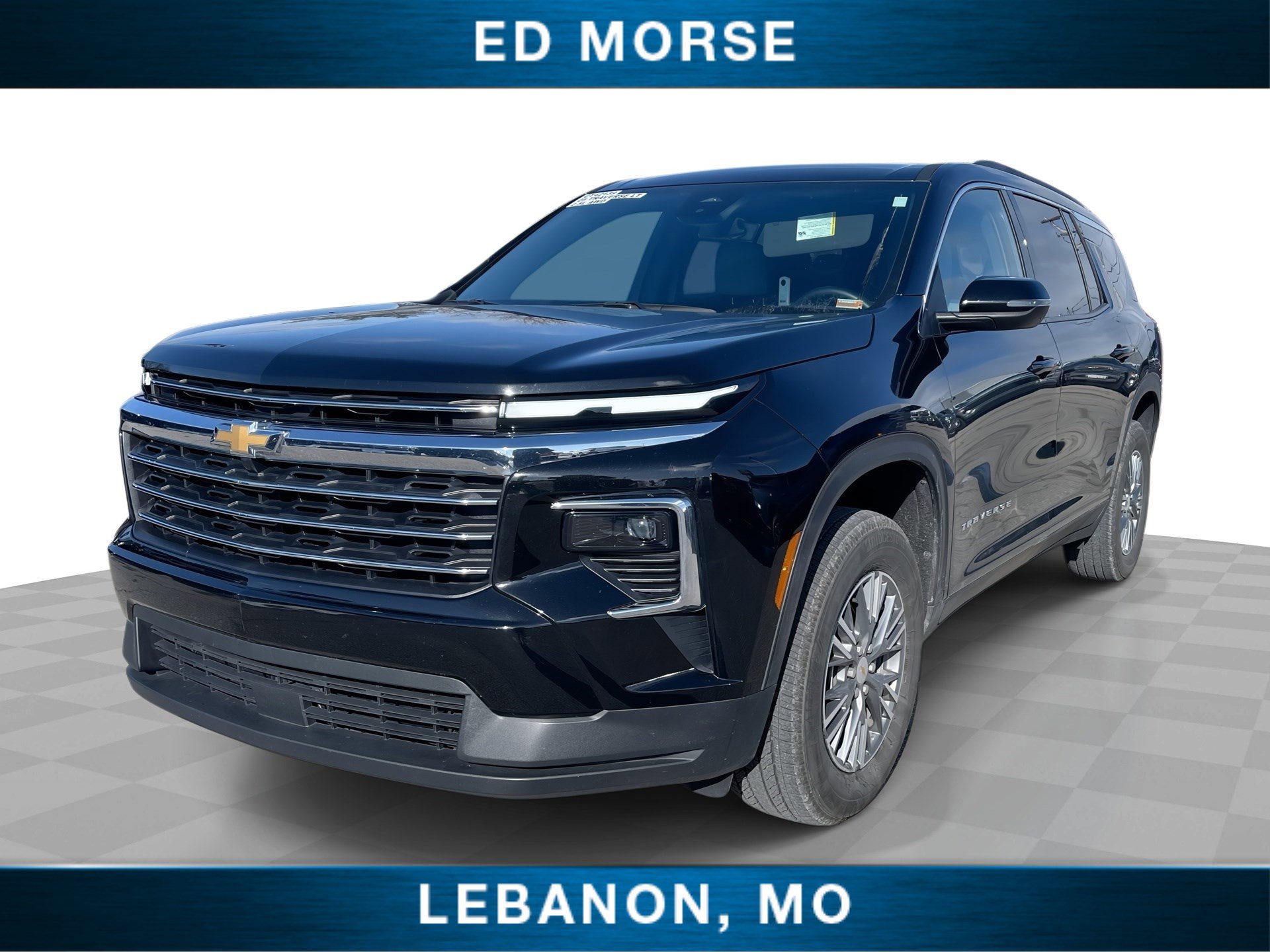 Used 2025 Chevrolet Traverse LT image 1