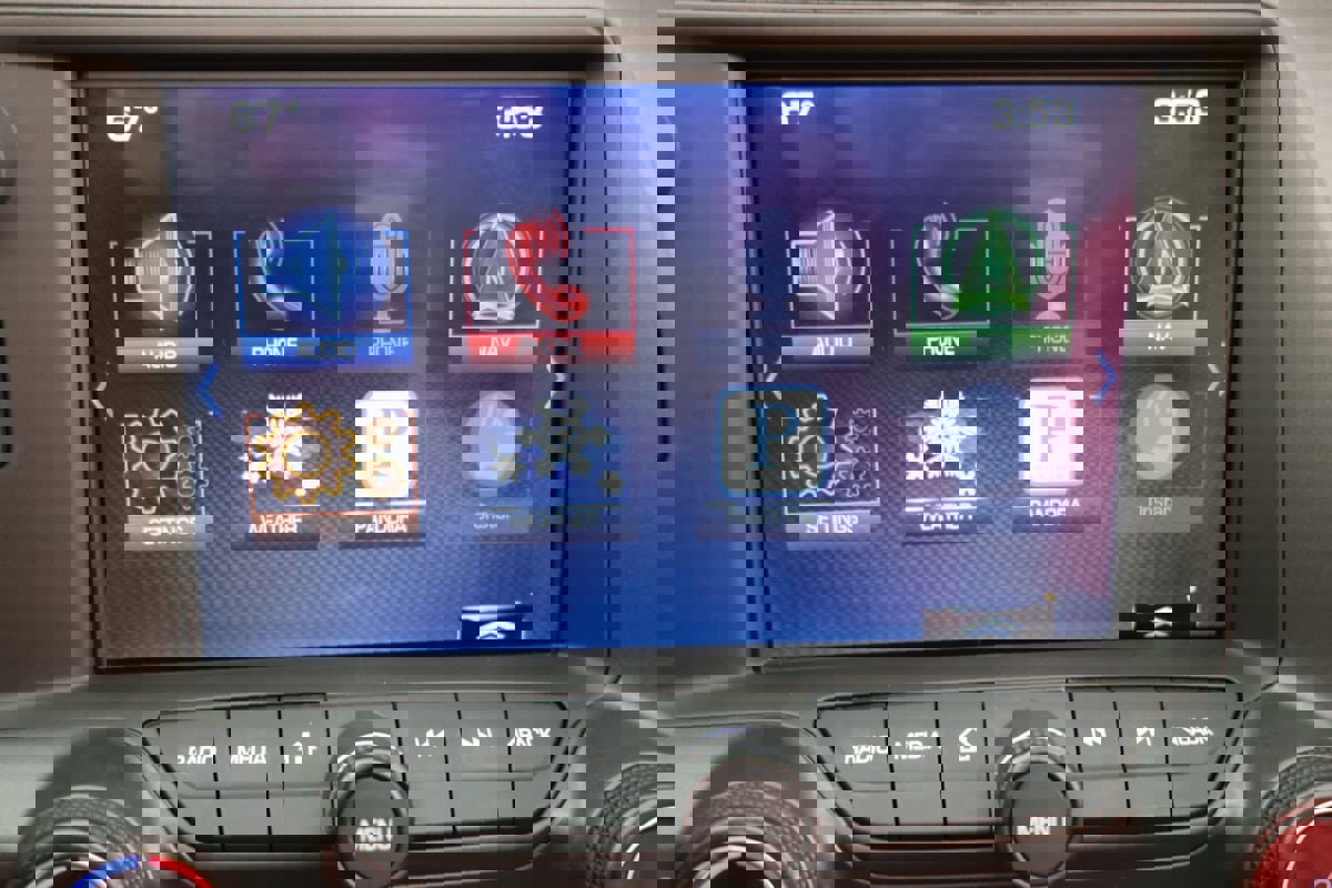 Used 2014 Chevrolet Corvette Stingray Coupe w/ 2LT Preferred Equipment Group image 47