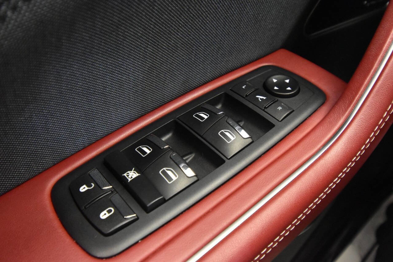 Used 2020 Maserati Levante GranLusso image 30