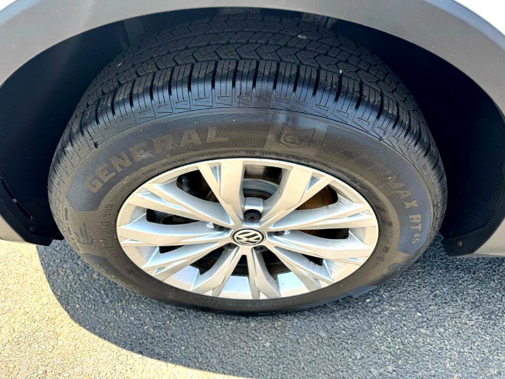 Used 2019 Volkswagen Tiguan S image 2