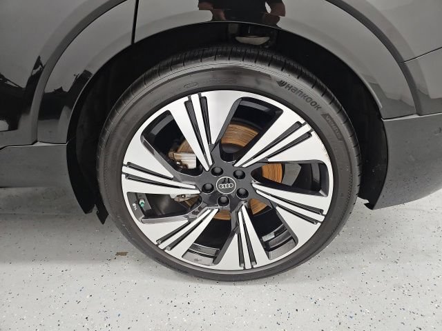 Used 2024 Audi Q8 e-tron Prestige w/ Prestige Package AWD/4WD image 10