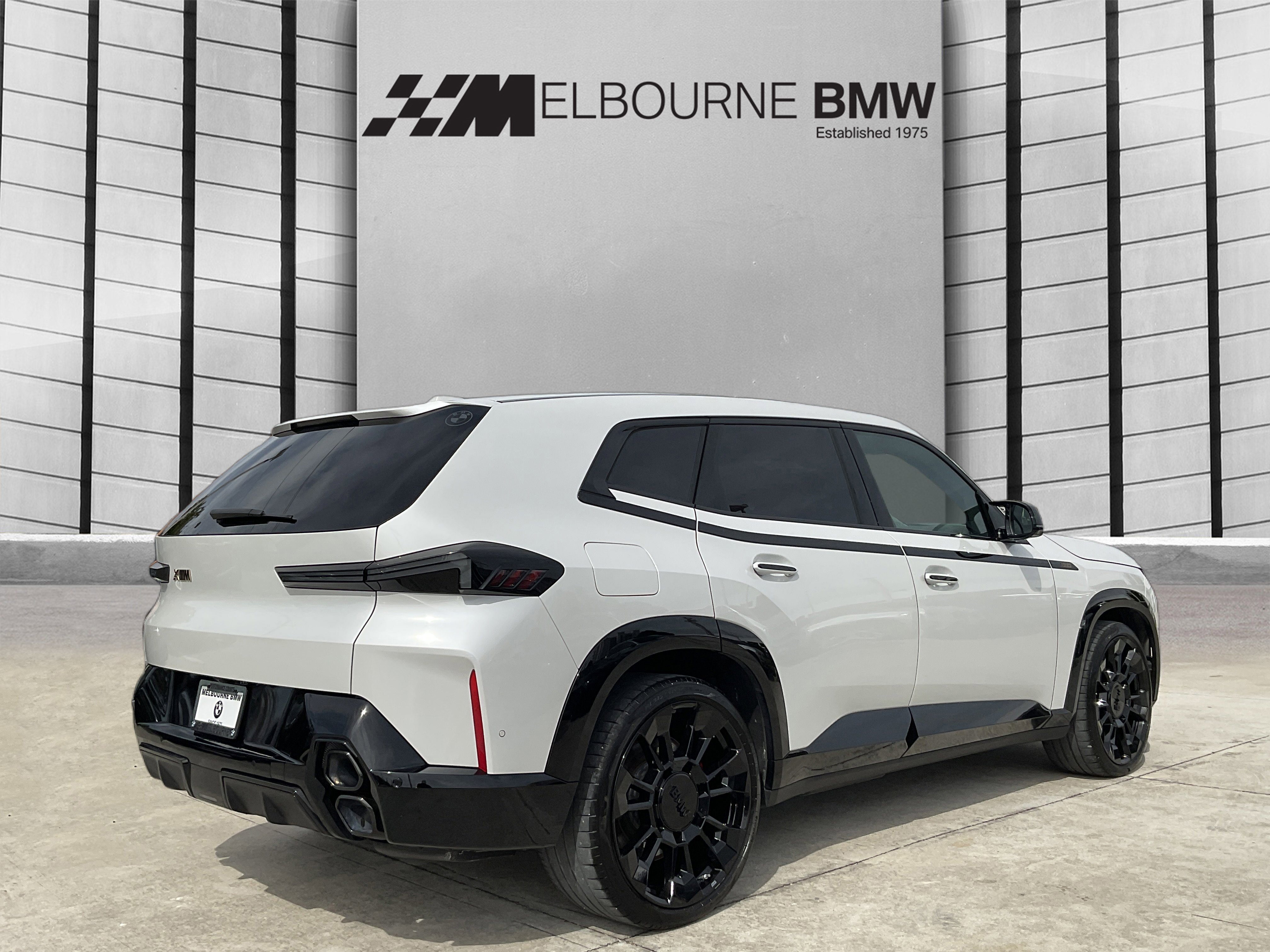 Used 2025 BMW XM image 4