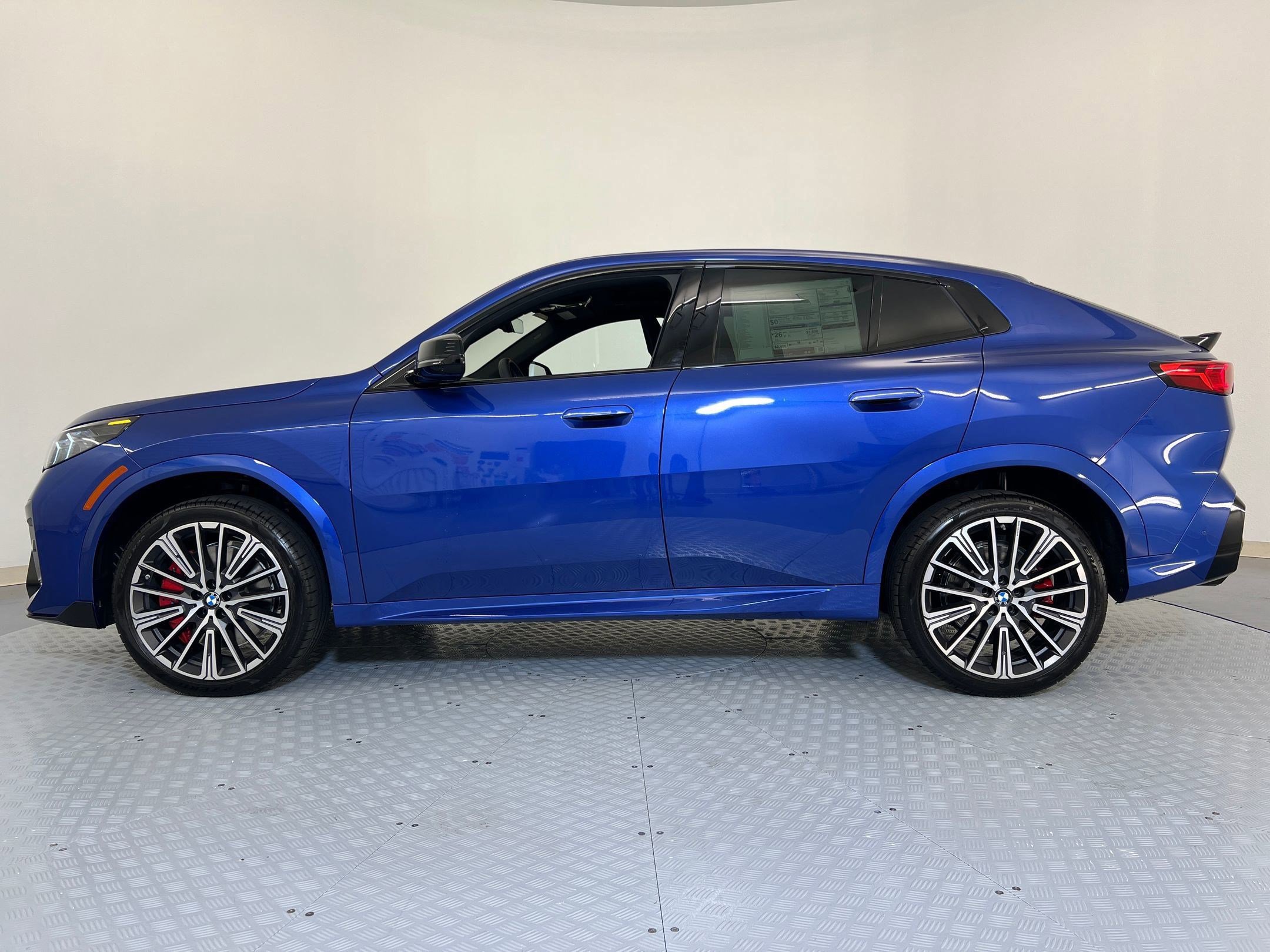 Used 2026 BMW X2 M35i w/ Technology Package image 2