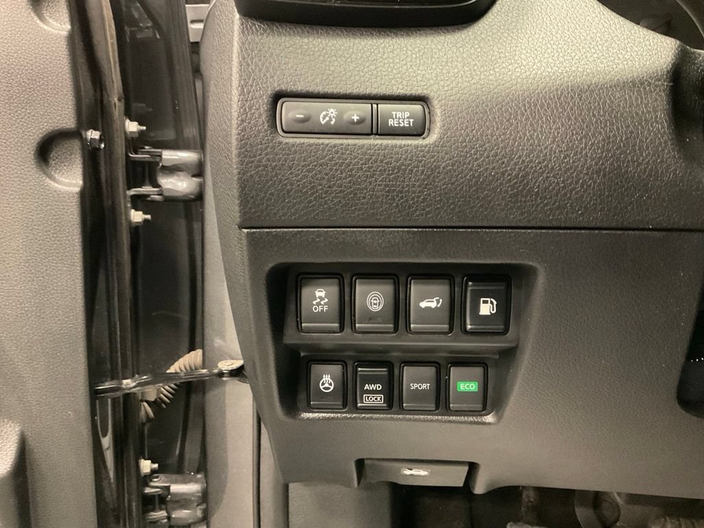 Used 2018 Nissan Rogue SL AWD/4WD image 14