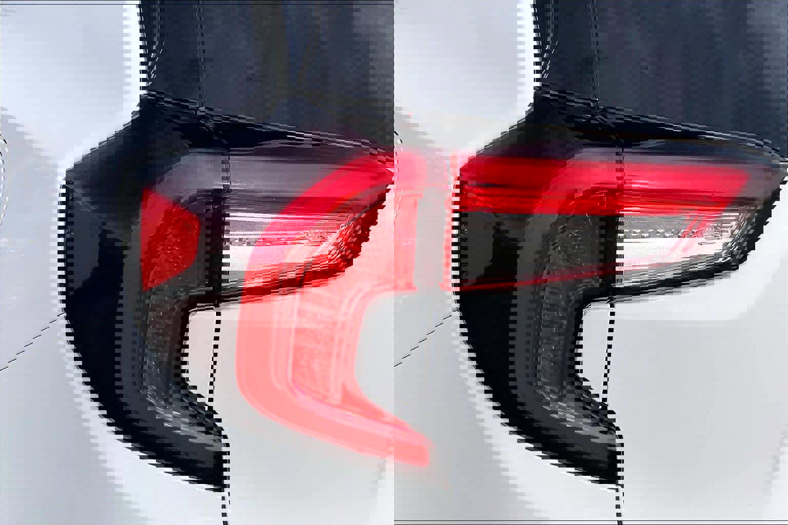 Used 2024 GMC Terrain SLE image 28