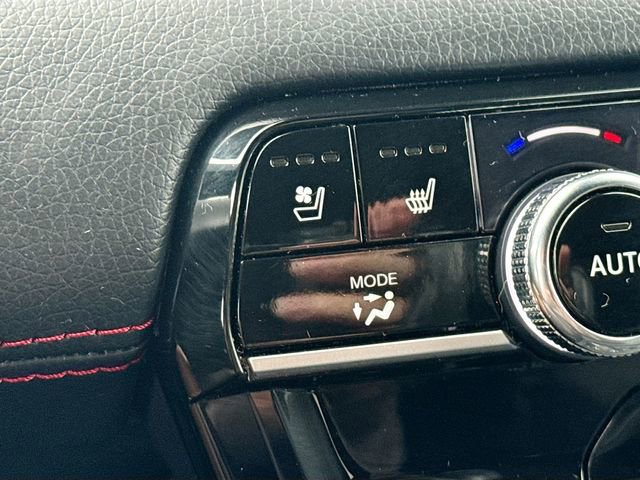 Certified 2025 Honda Pilot Black Edition image 21