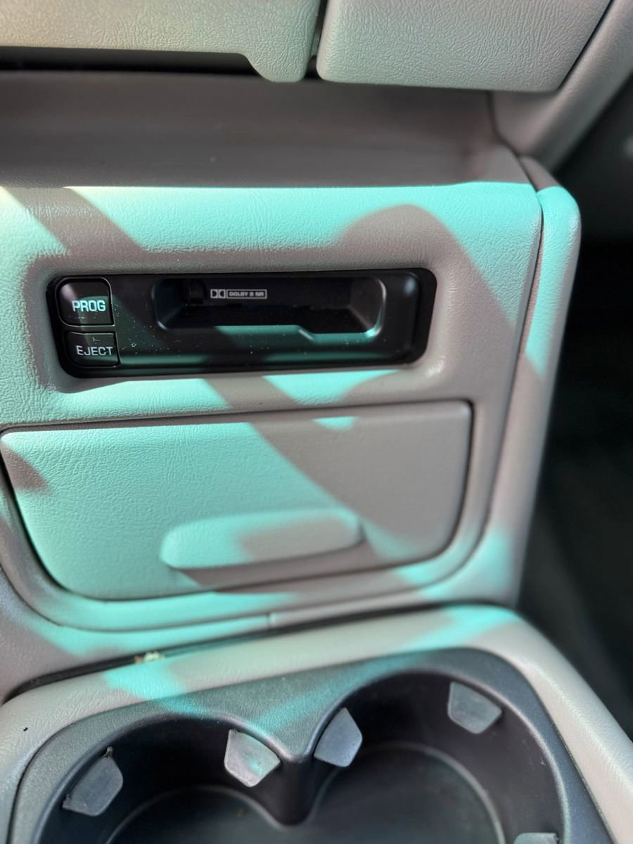 Used 2002 GMC Yukon SLE image 28