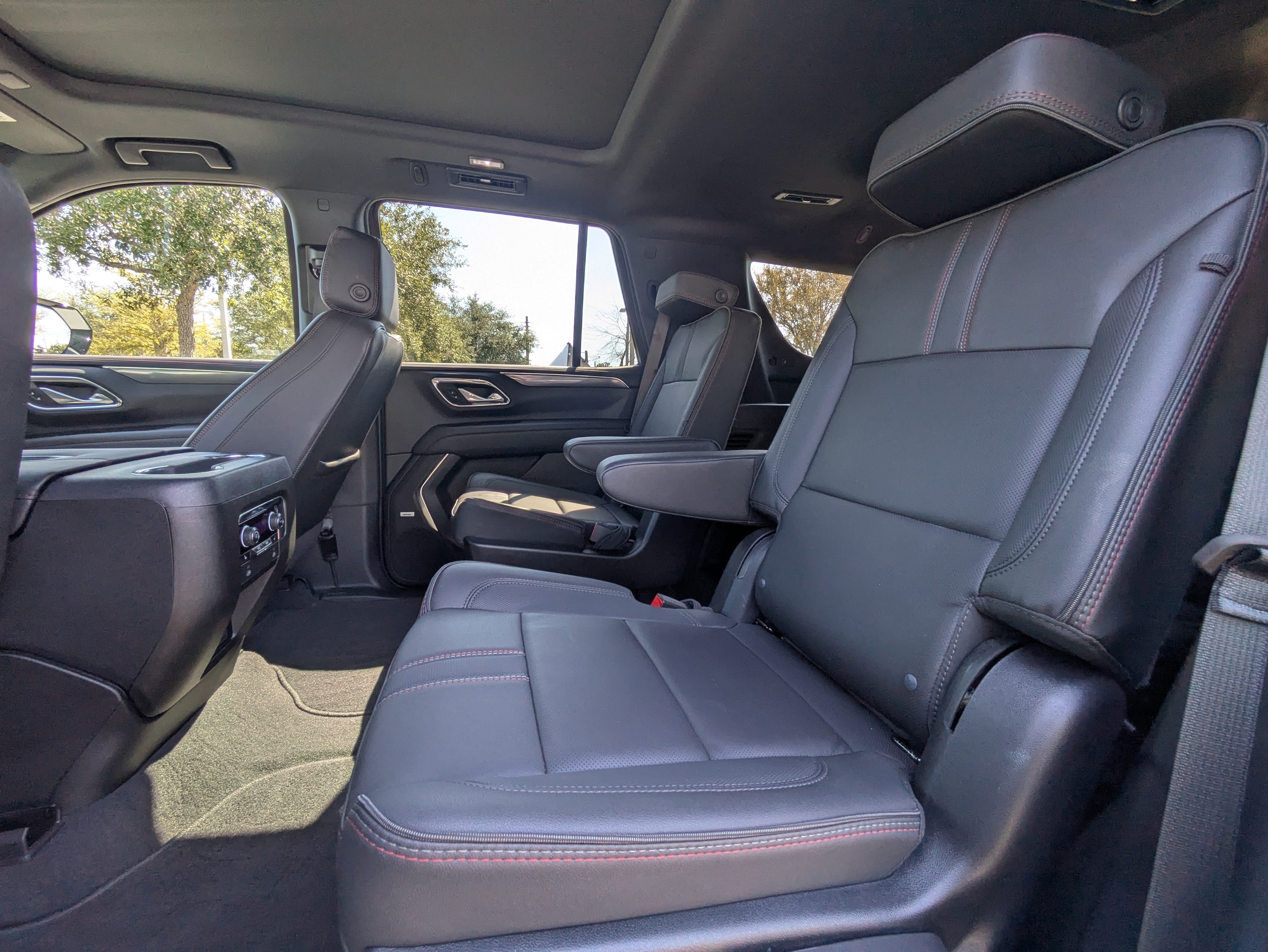 Used 2024 Chevrolet Tahoe RST w/ Luxury Package RWD image 13