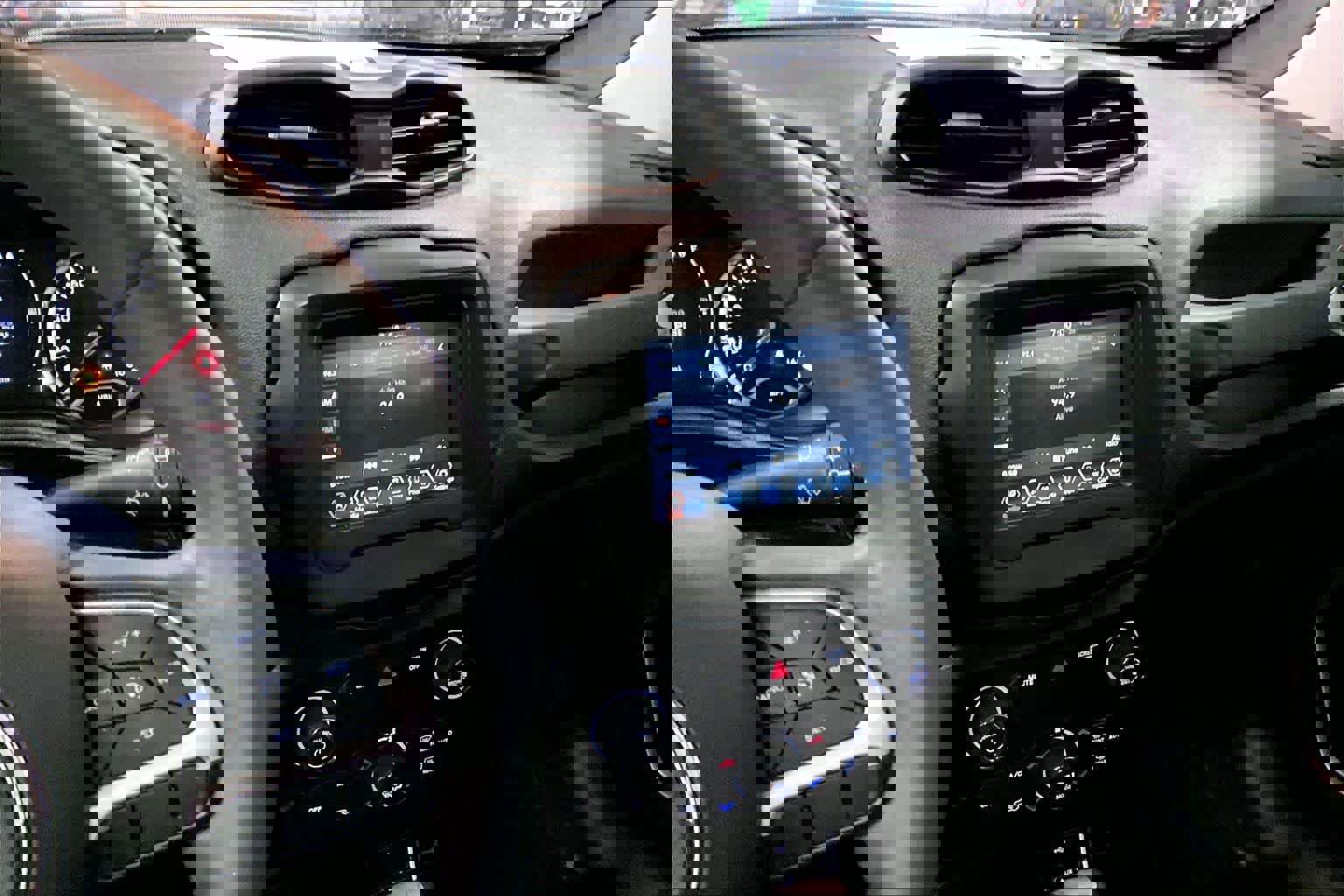 Used 2019 Jeep Renegade Latitude image 6