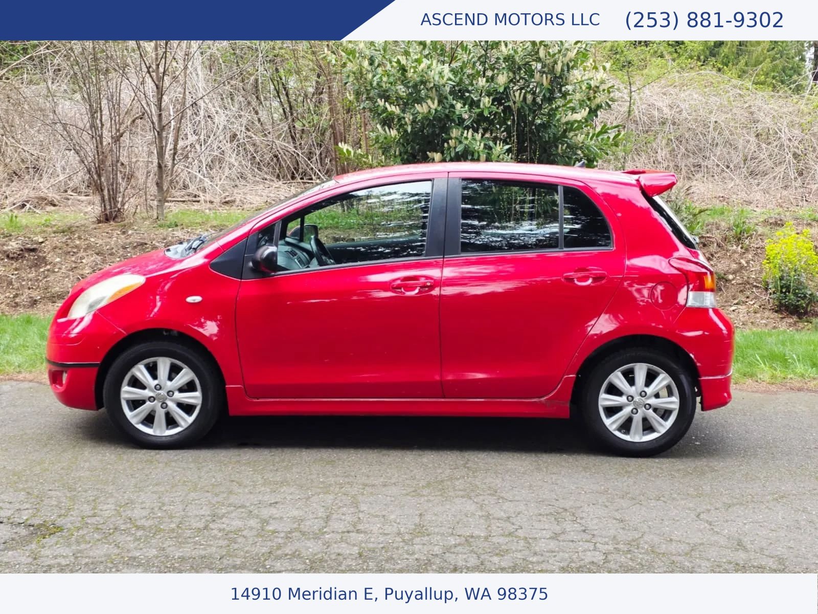 Used 2009 Toyota Yaris S FWD image 2