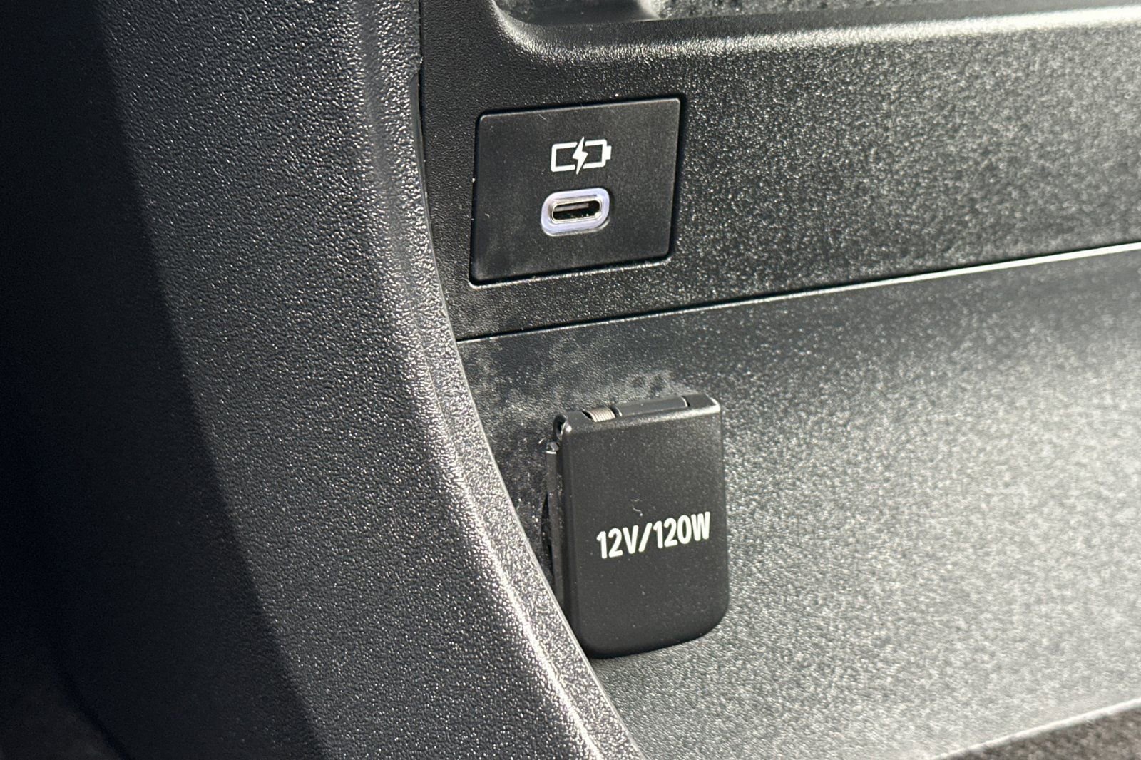 Used 2025 Subaru Solterra Premium w/ Premium Convenience Package image 32