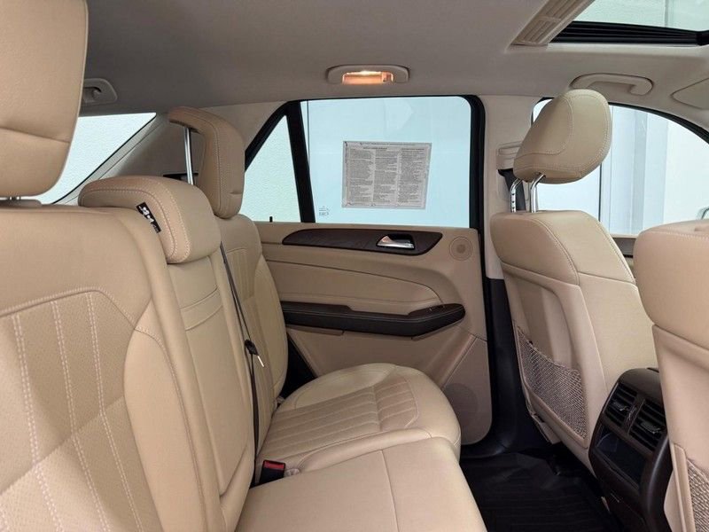 Used 2019 Mercedes-Benz GLE 400 4MATIC image 4