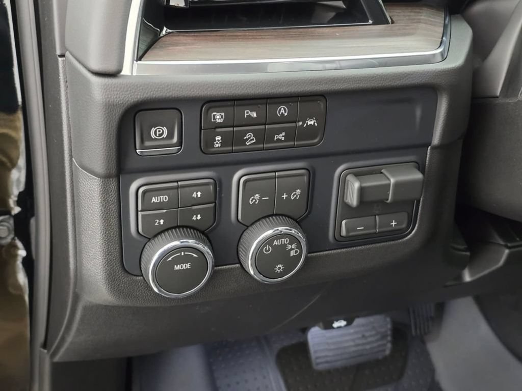 Used 2026 Chevrolet Tahoe LS w/ LPO, Dark Essentials Package AWD/4WD image 25