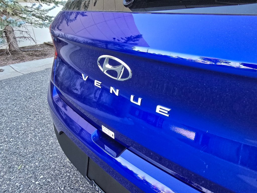 New 2025 Hyundai Venue SEL image 9