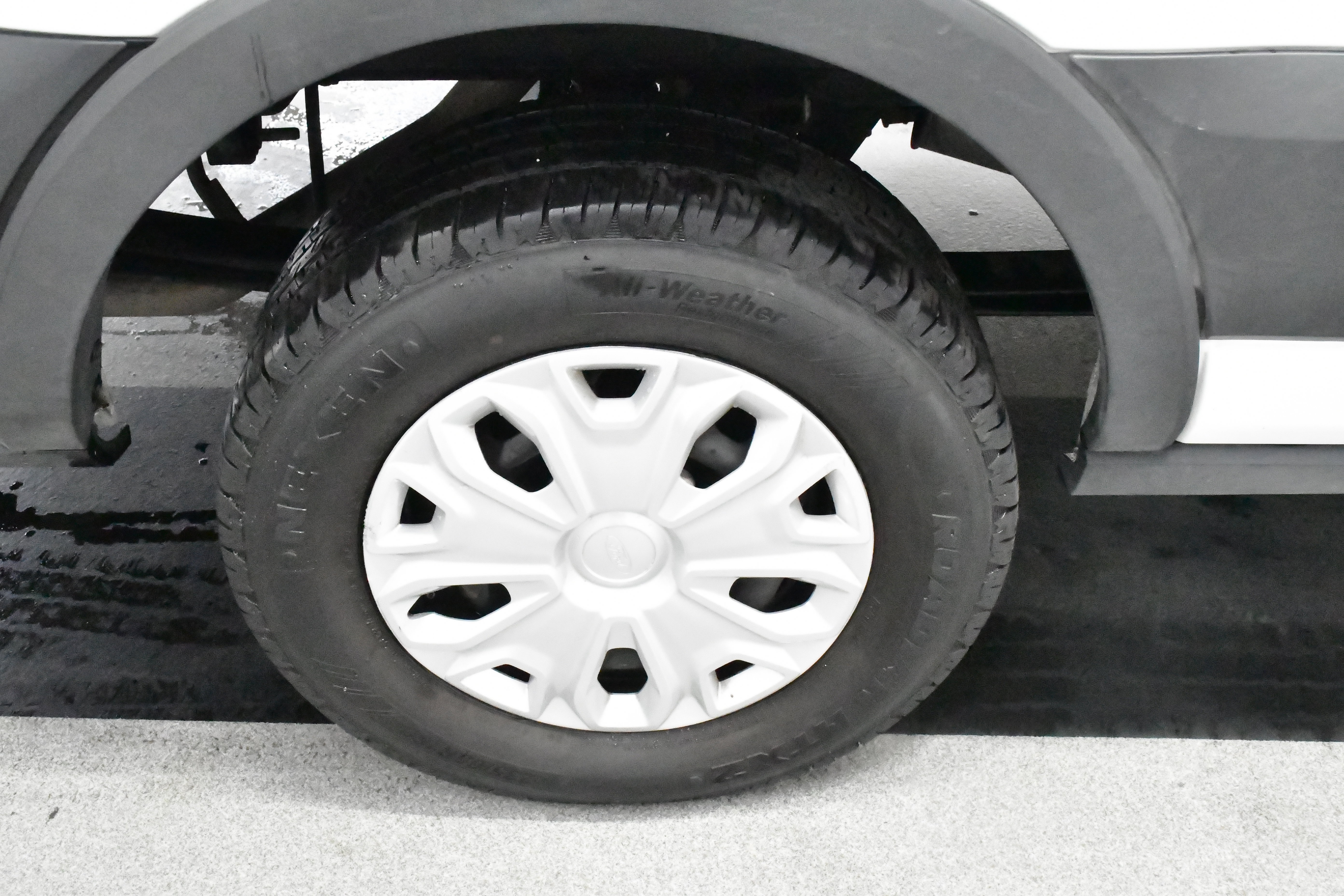 Used 2023 Ford Transit 350 XLT image 59