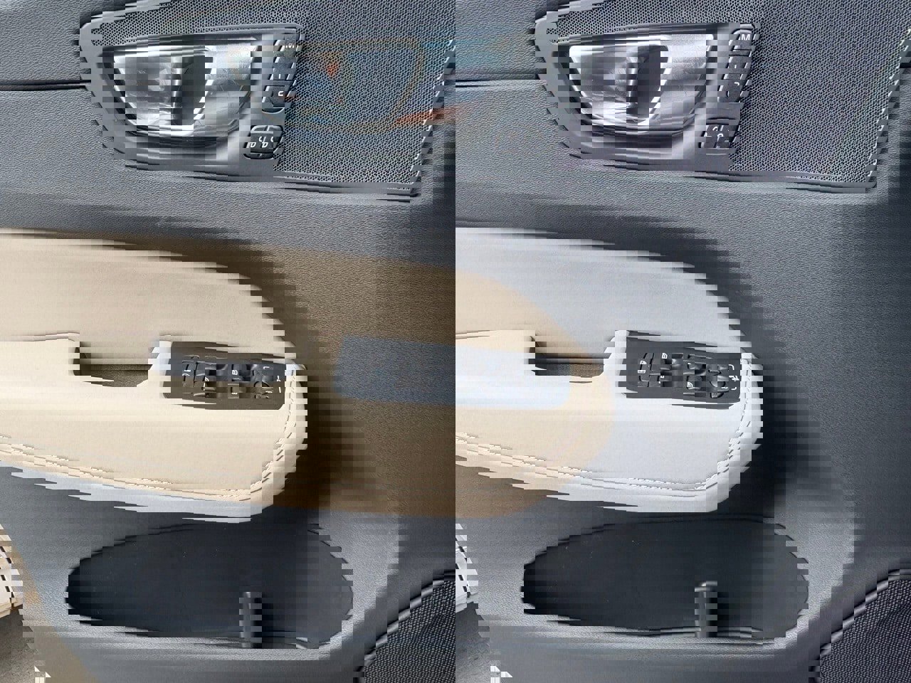 New 2026 Volvo XC60 B5 Plus w/ Protection Package Premier image 15