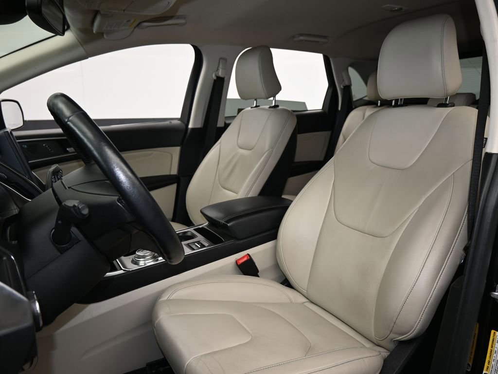 Used 2022 Ford Edge Titanium image 10